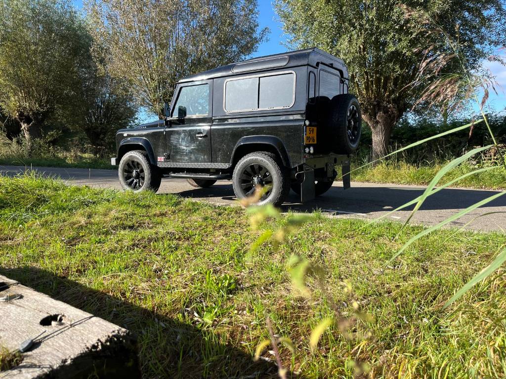 Land Rover Defender X tech with black pack