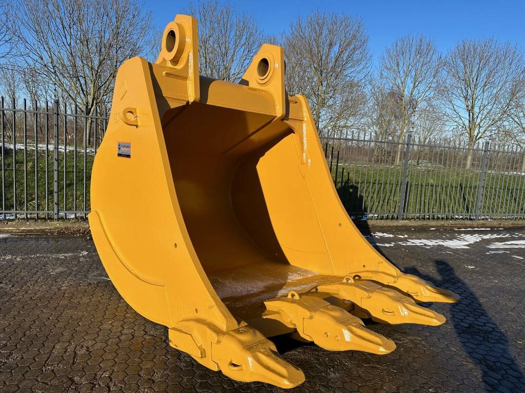 CAT 6015 | 5130 genuine CAT rock bucket