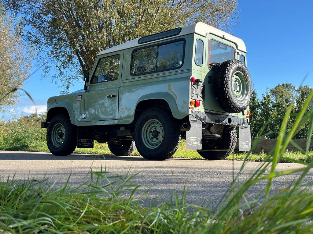 Land Rover Defender Heritage HUE only 1000 km with CoC