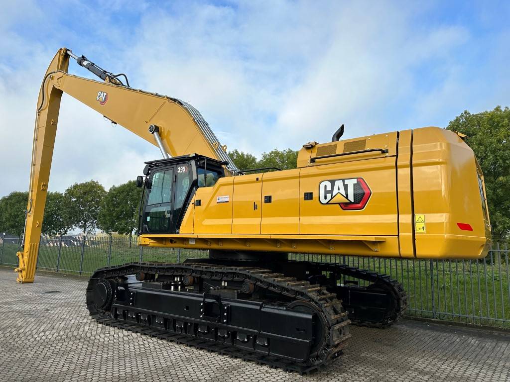 CAT 395 Long Reach 2024 with 1600 hrs like new 23 mtr